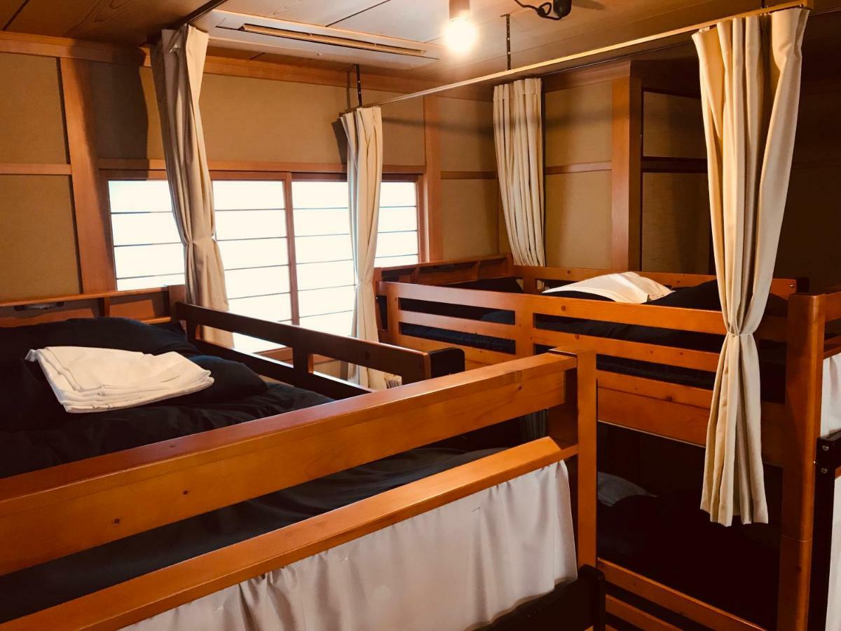 Ropeway St. Guesthouse Matsuyama  Exterior foto