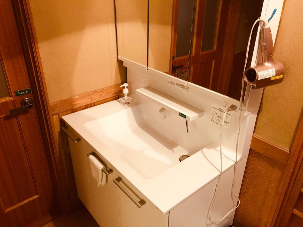 Ropeway St. Guesthouse Matsuyama  Exterior foto