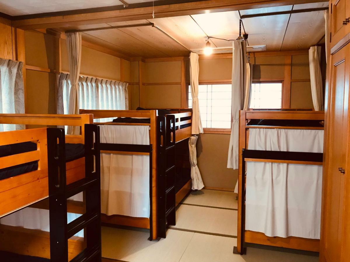 Ropeway St. Guesthouse Matsuyama  Exterior foto